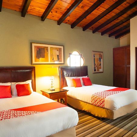 Oyo Hotel Hacienda Don Luis, Rosarito Exteriér fotografie A typical hotel room