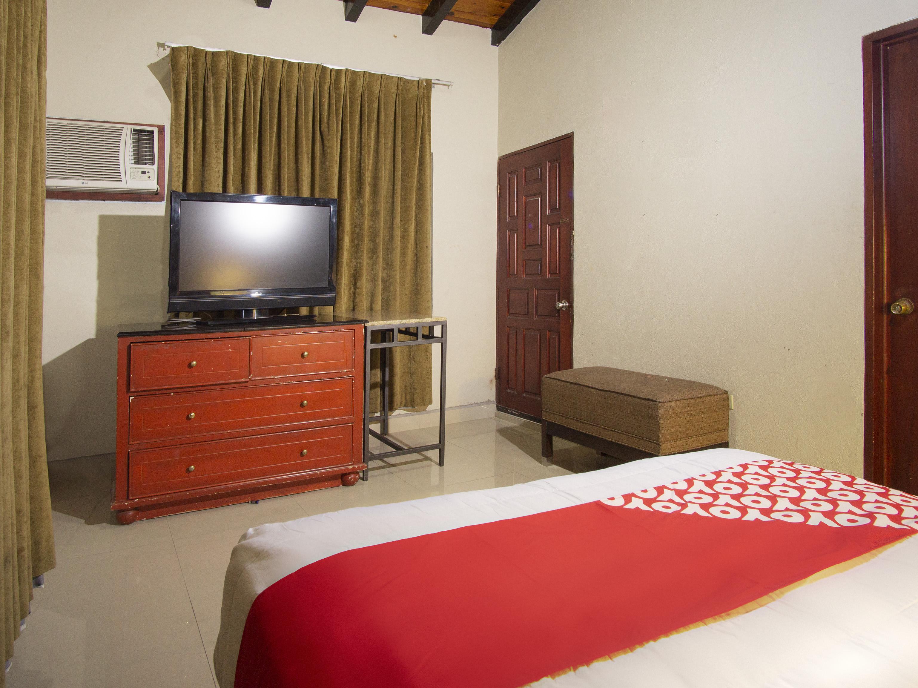 Oyo Hotel Hacienda Don Luis, Rosarito Exteriér fotografie A typical room at the hotel