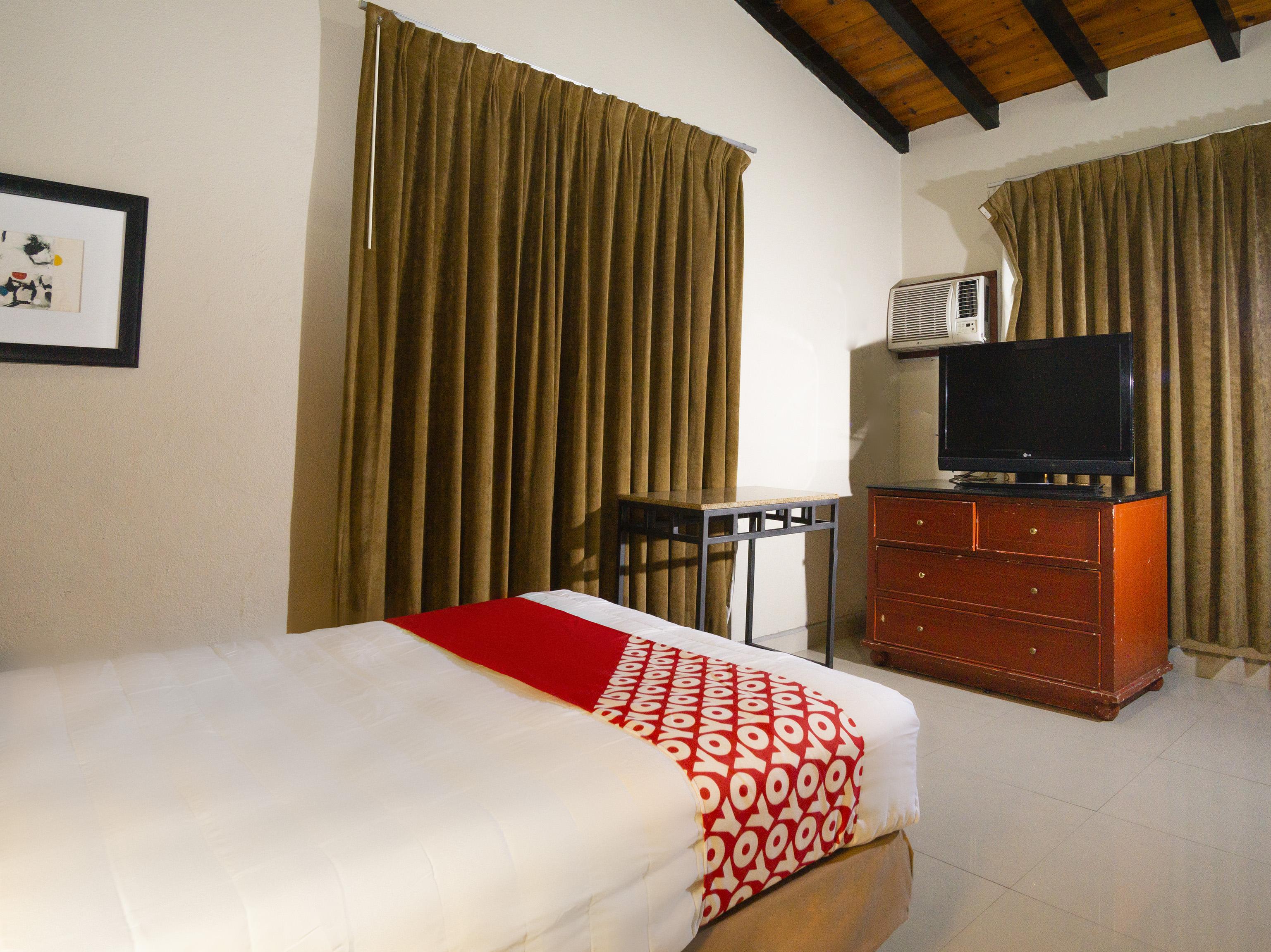 Oyo Hotel Hacienda Don Luis, Rosarito Exteriér fotografie A room at the hotel