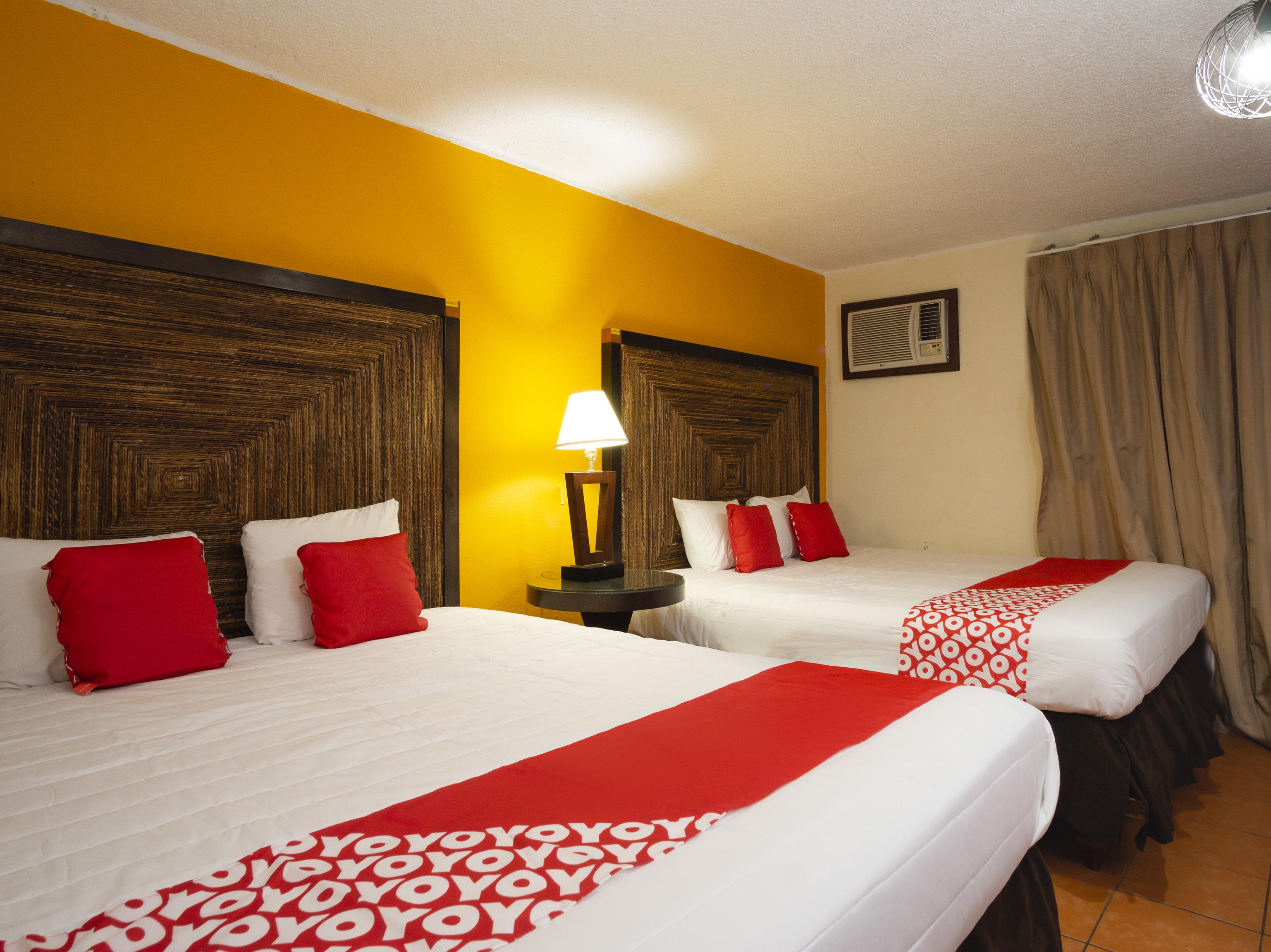 Oyo Hotel Hacienda Don Luis, Rosarito Exteriér fotografie A typical OYO hotel room in San Francisco, California