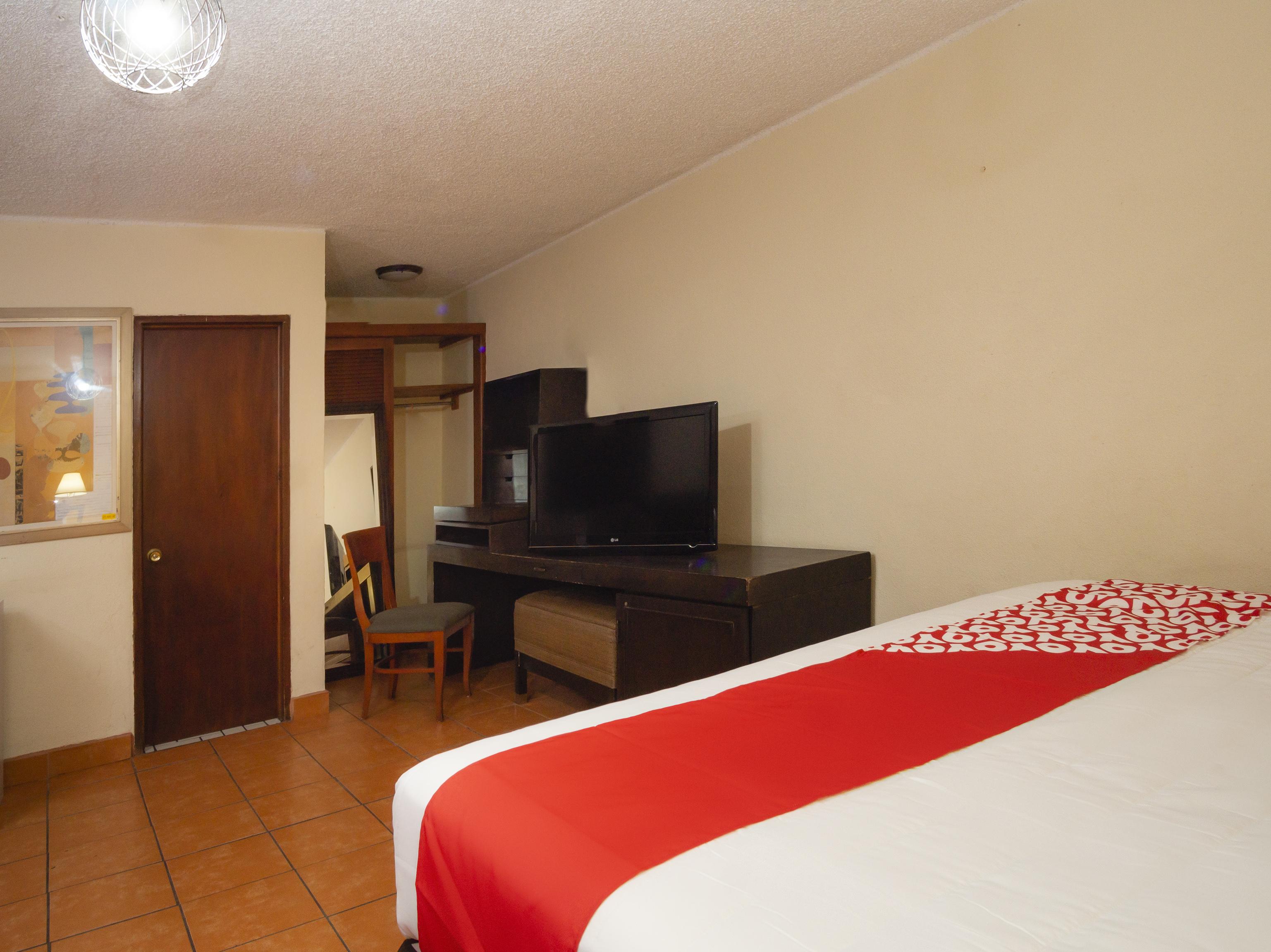 Oyo Hotel Hacienda Don Luis, Rosarito Exteriér fotografie A typical room at the hotel