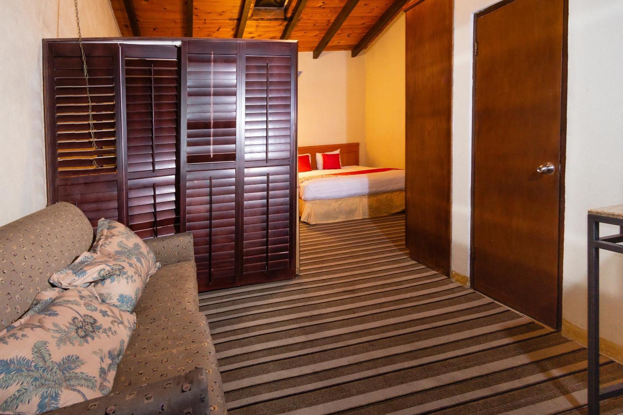 Oyo Hotel Hacienda Don Luis, Rosarito Exteriér fotografie A room at the hotel