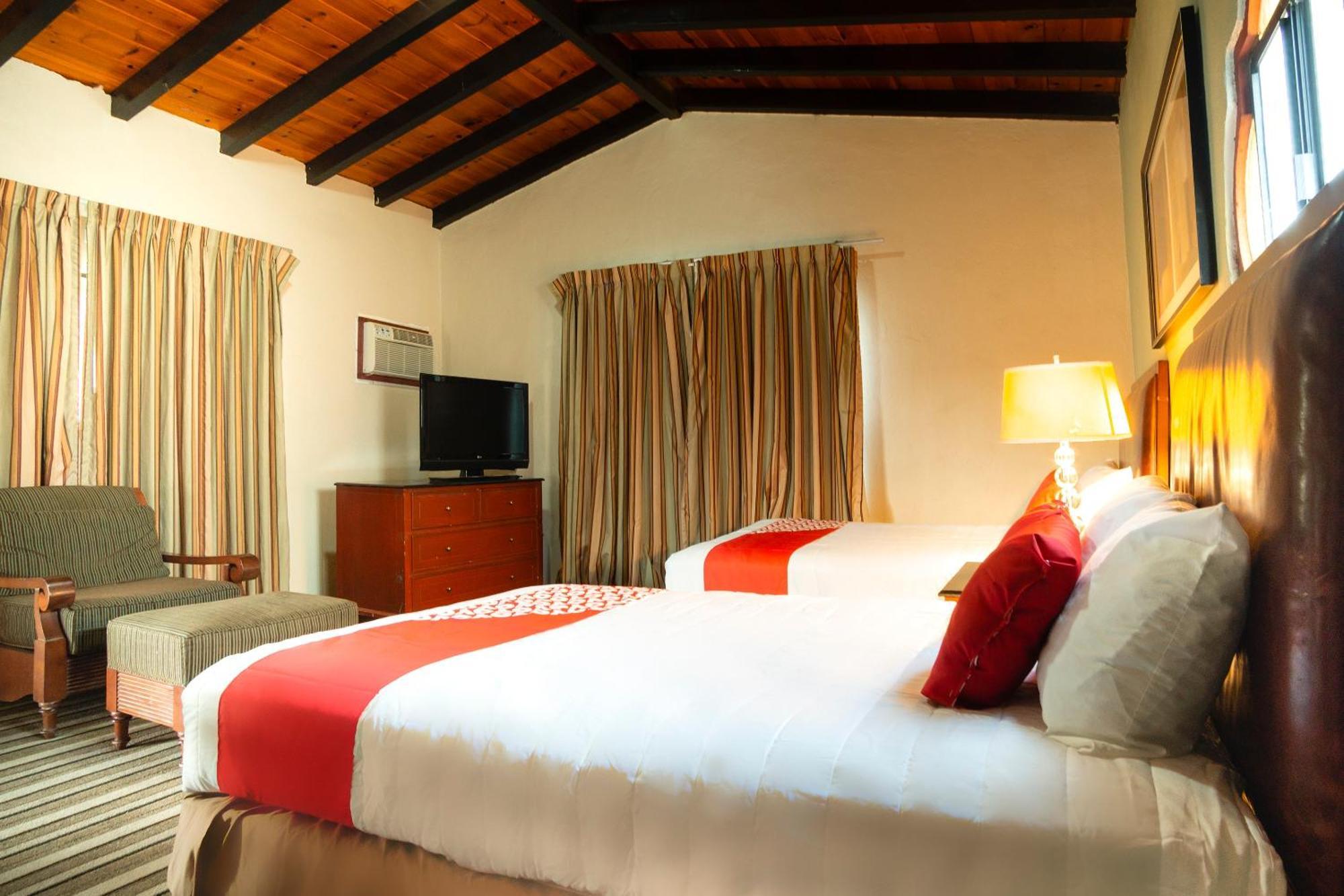 Oyo Hotel Hacienda Don Luis, Rosarito Exteriér fotografie A room at the hotel