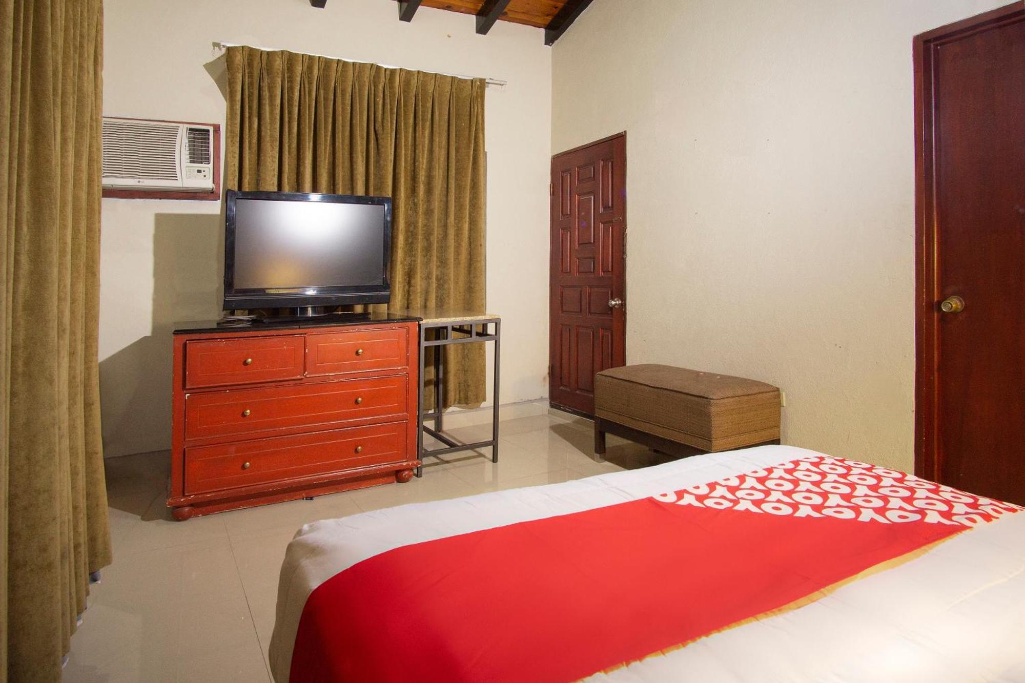 Oyo Hotel Hacienda Don Luis, Rosarito Exteriér fotografie A typical hotel room