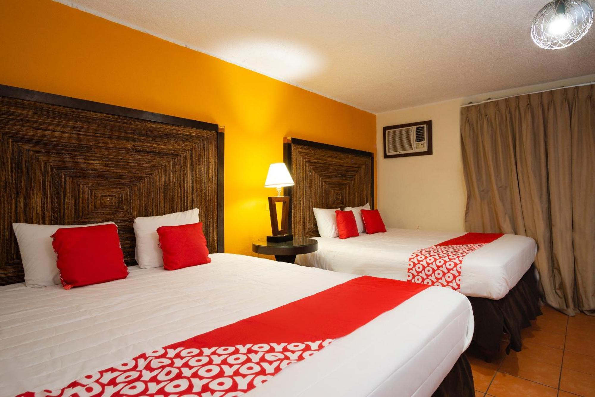 Oyo Hotel Hacienda Don Luis, Rosarito Exteriér fotografie A typical OYO hotel room in Mexico City