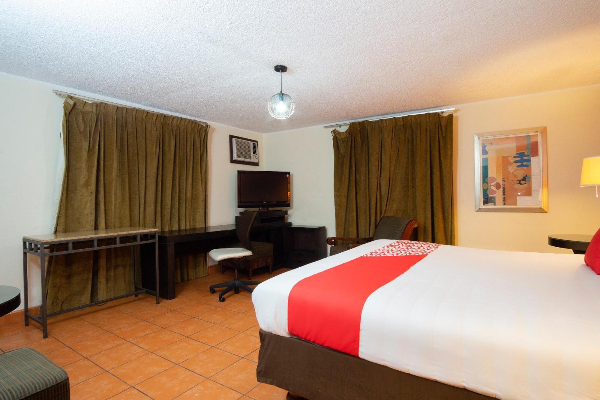 Oyo Hotel Hacienda Don Luis, Rosarito Exteriér fotografie A typical room at the hotel
