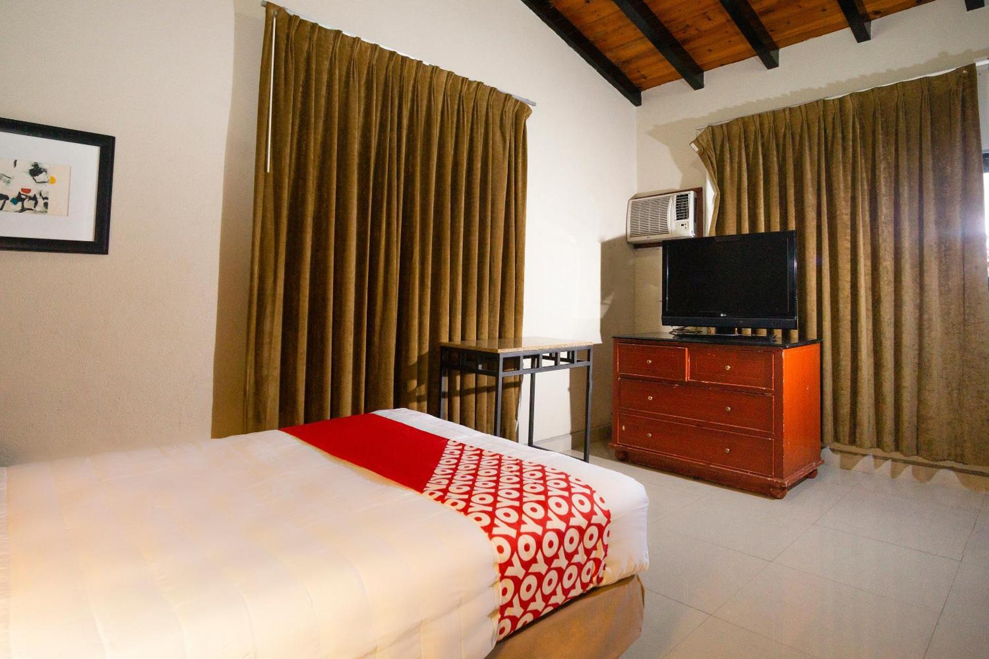 Oyo Hotel Hacienda Don Luis, Rosarito Exteriér fotografie A room at the hotel