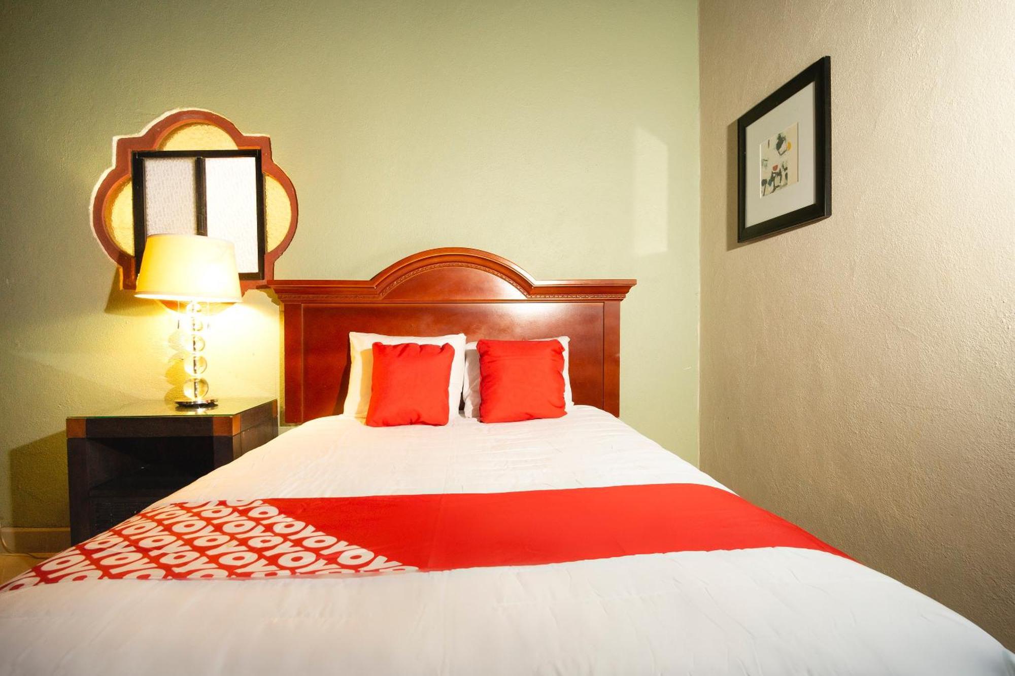 Oyo Hotel Hacienda Don Luis, Rosarito Exteriér fotografie A room at the hotel