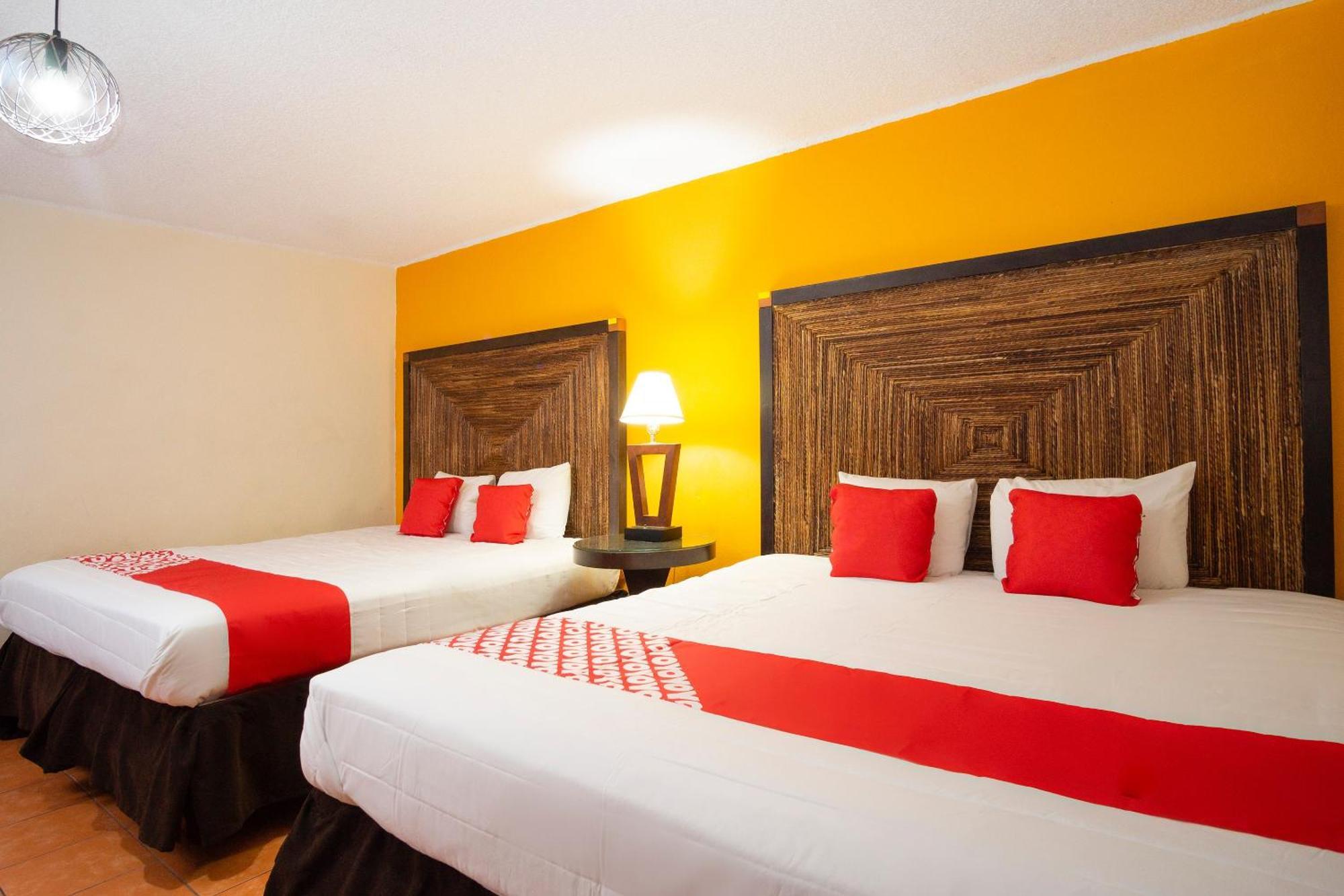 Oyo Hotel Hacienda Don Luis, Rosarito Exteriér fotografie A typical OYO hotel room