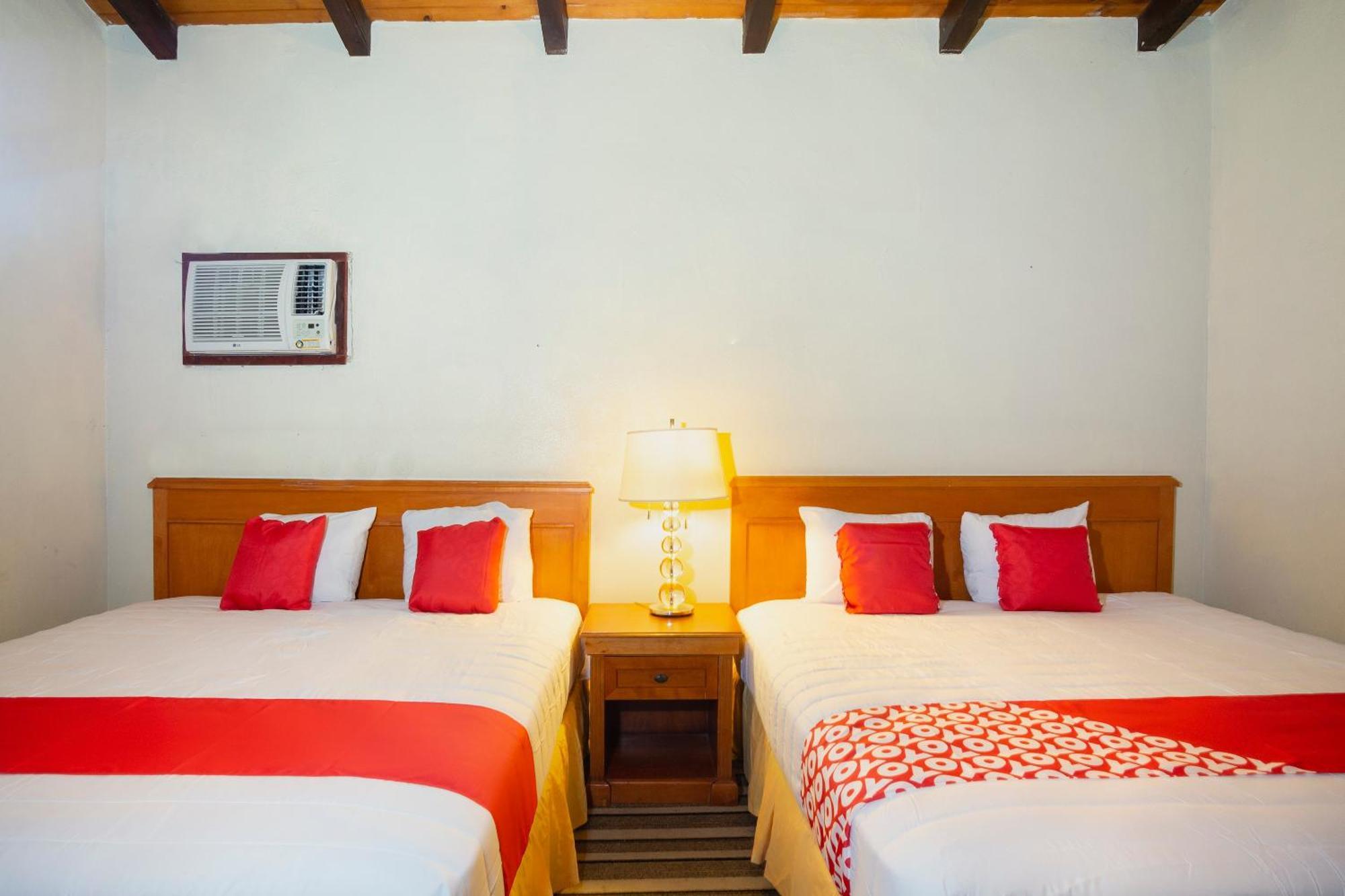 Oyo Hotel Hacienda Don Luis, Rosarito Exteriér fotografie A typical room at the hotel